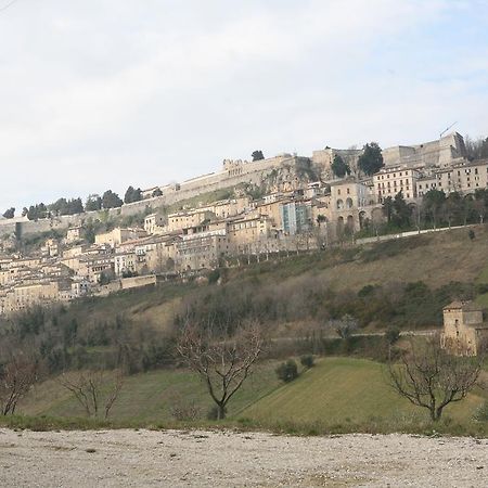B&B La Collina Degli Ulivi Civitella Del Tronto Luaran gambar